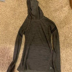 Long sleeve athletic shirt